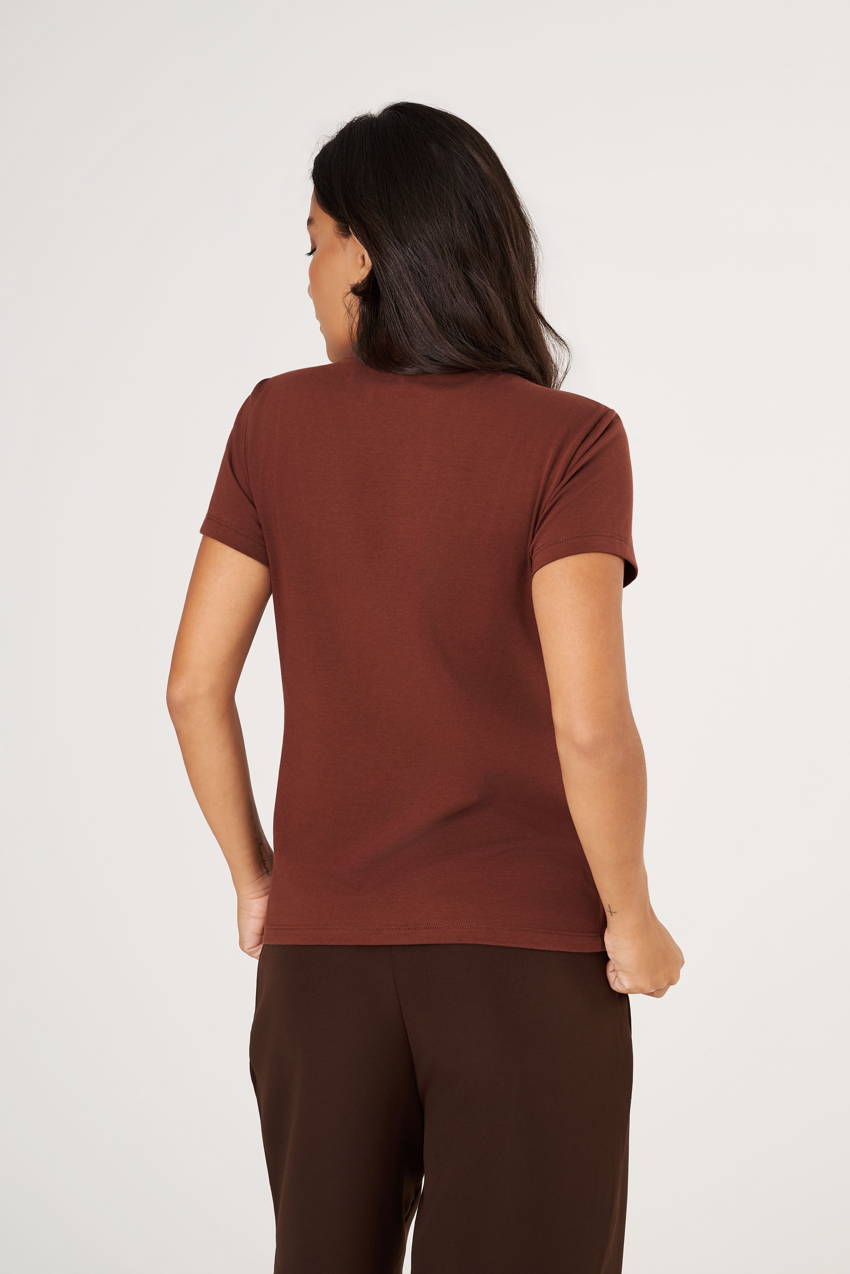 Camiseta Feminina Algodão Egípcio - Babylook - Gola Redonda - Marrom | Haag