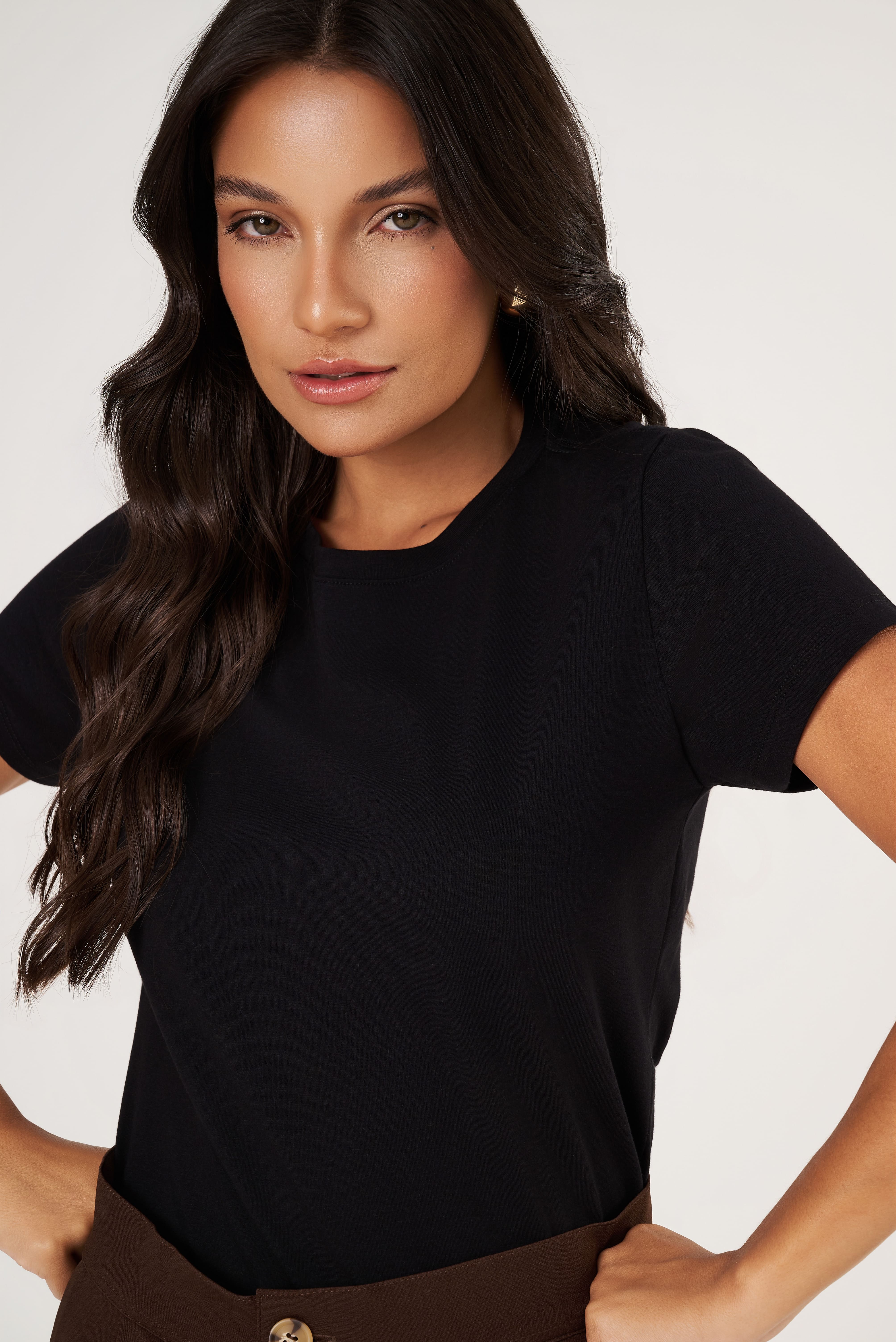 Camiseta Feminina Algodão Egípcio - Babylook - Gola Redonda - Preta