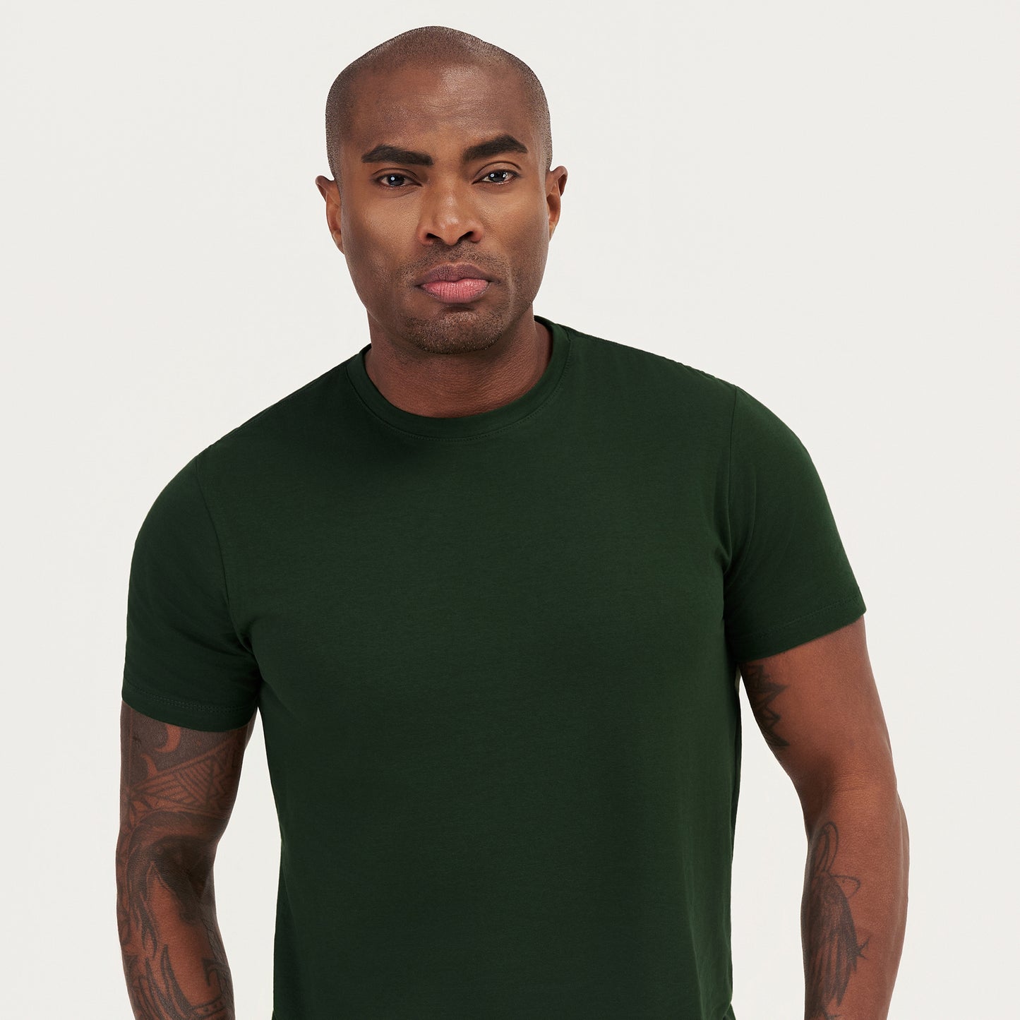 Kit 3 - Camiseta Algodão Egípcio - Branca/Preta/Verde