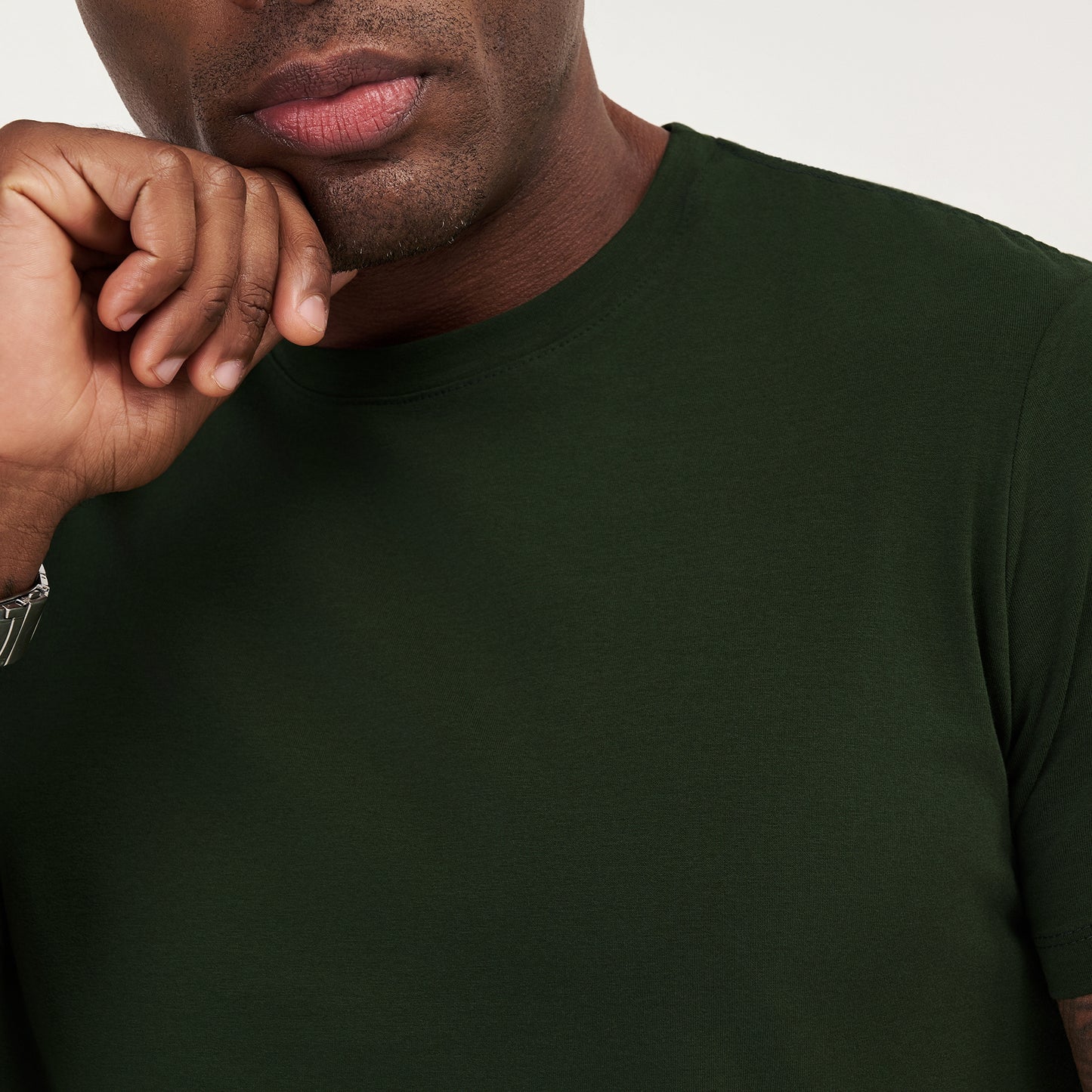 Kit 3 - Camiseta Algodão Egípcio - Branca/Preta/Verde
