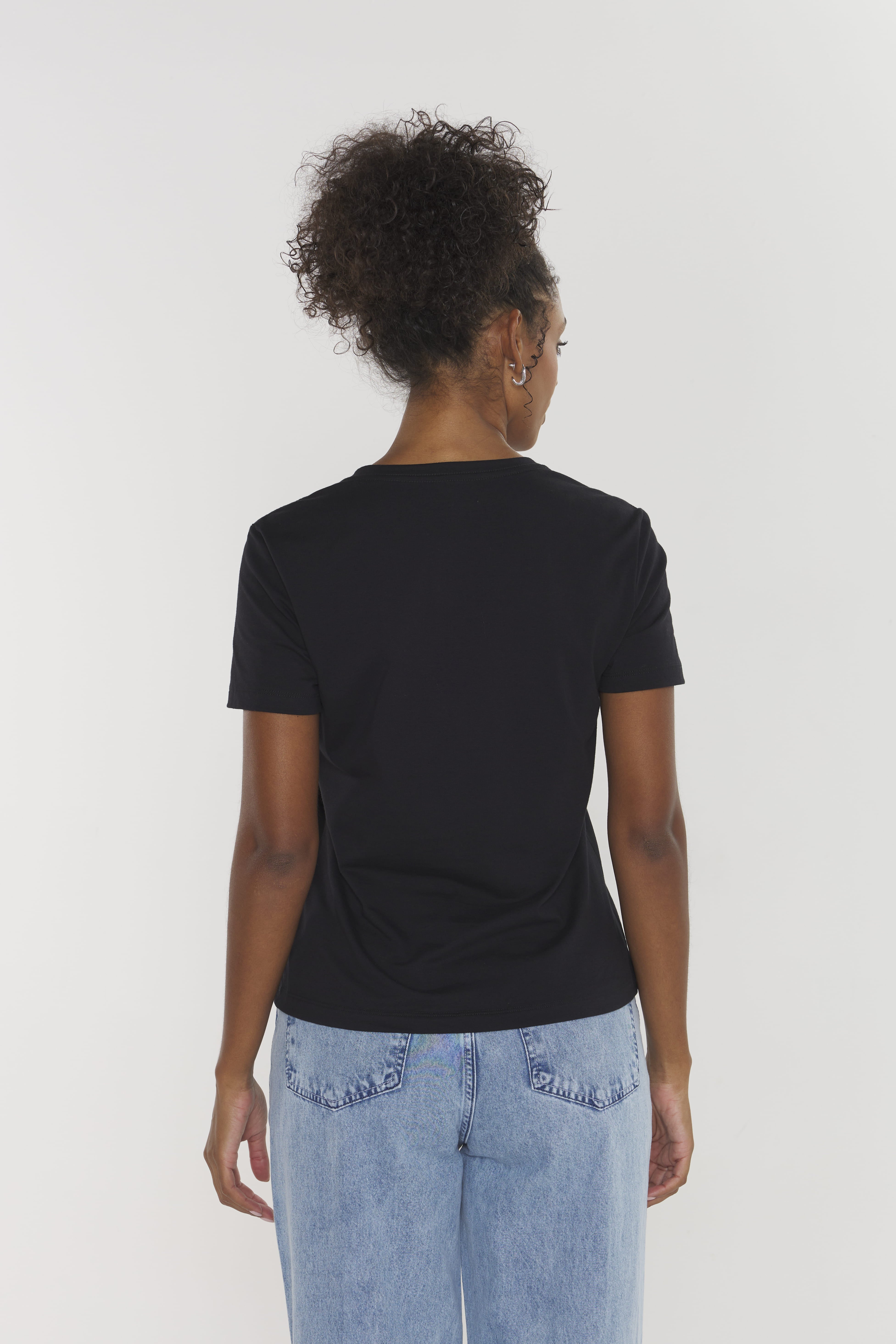 Camiseta Feminina Algodão Egípcio - BabyLook - Gola V - Preta | Haag